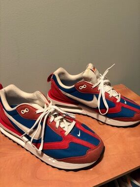 Nike Men’s Blue, Red & White Retro-Style Sneakers